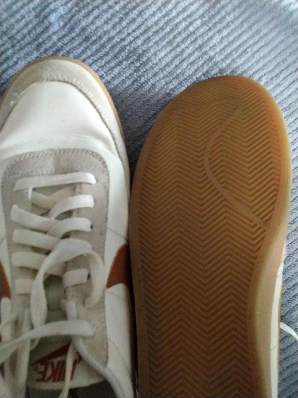 Nike Men’s Sneakers White with Tan Gum Sole